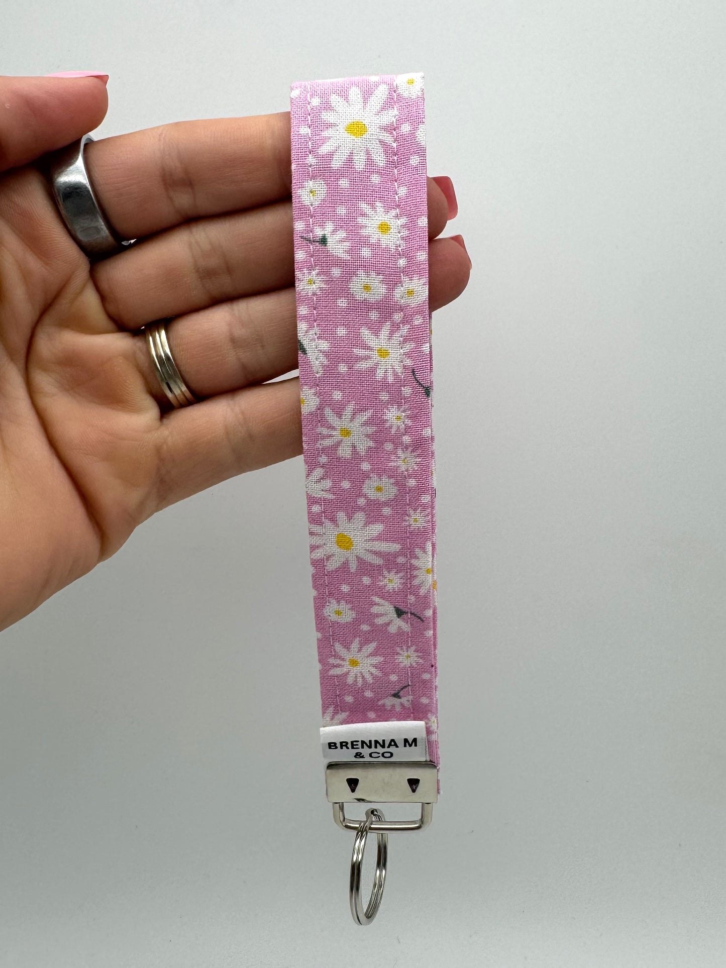 Pink & White Daisies Keychain Wristlet