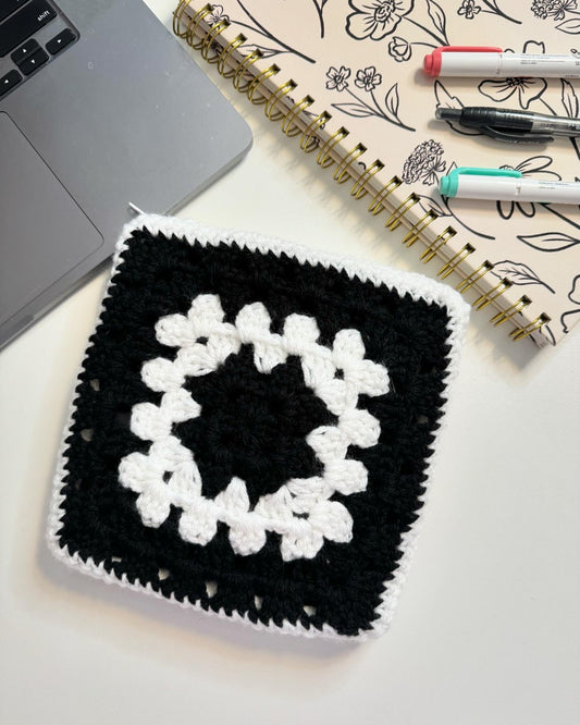 Black & White Crochet Zipper Pouch