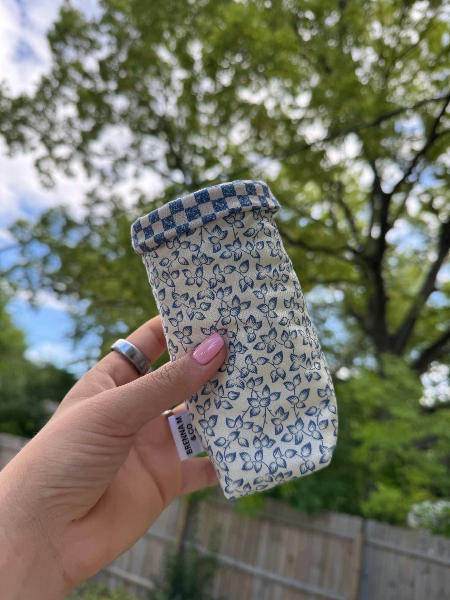 Blue Vine Slim Can Sleeve