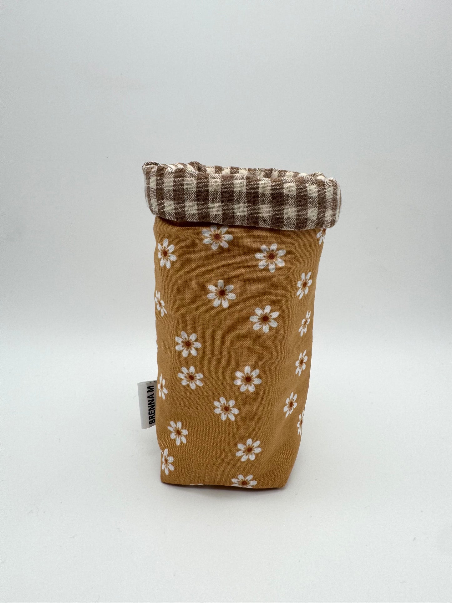Honey Daisy Slim Can Sleeve