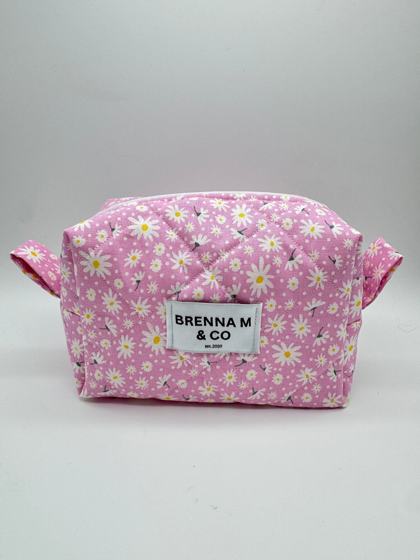 Pink & White Daisy Quilted Makeup Bag